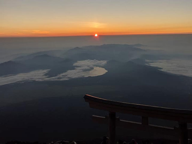 富士山夜間登山游